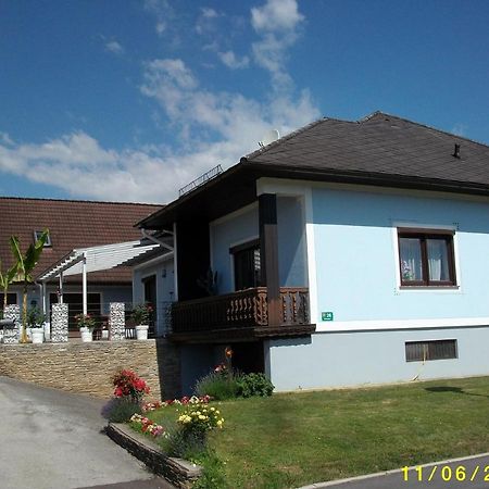 Ferienwohnung Moni Geiseldorf Esterno foto